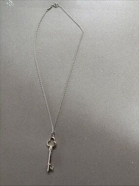 Non authentic Tiffany & Co Sterling Silver Skeleton Key Necklace 18” Chain 925
